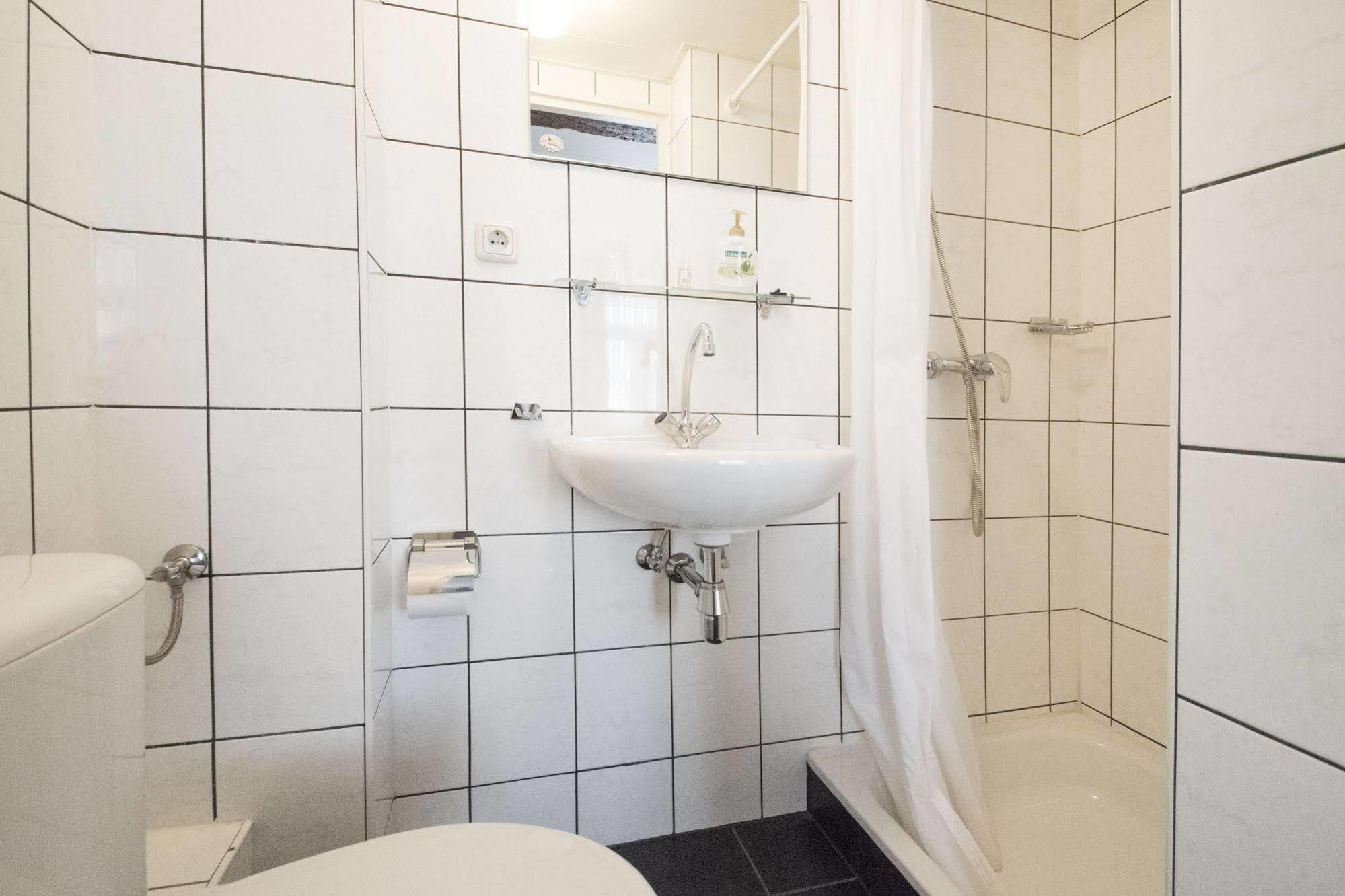 Hotel En Grand Cafe De Pauw Рурмонд Екстериор снимка