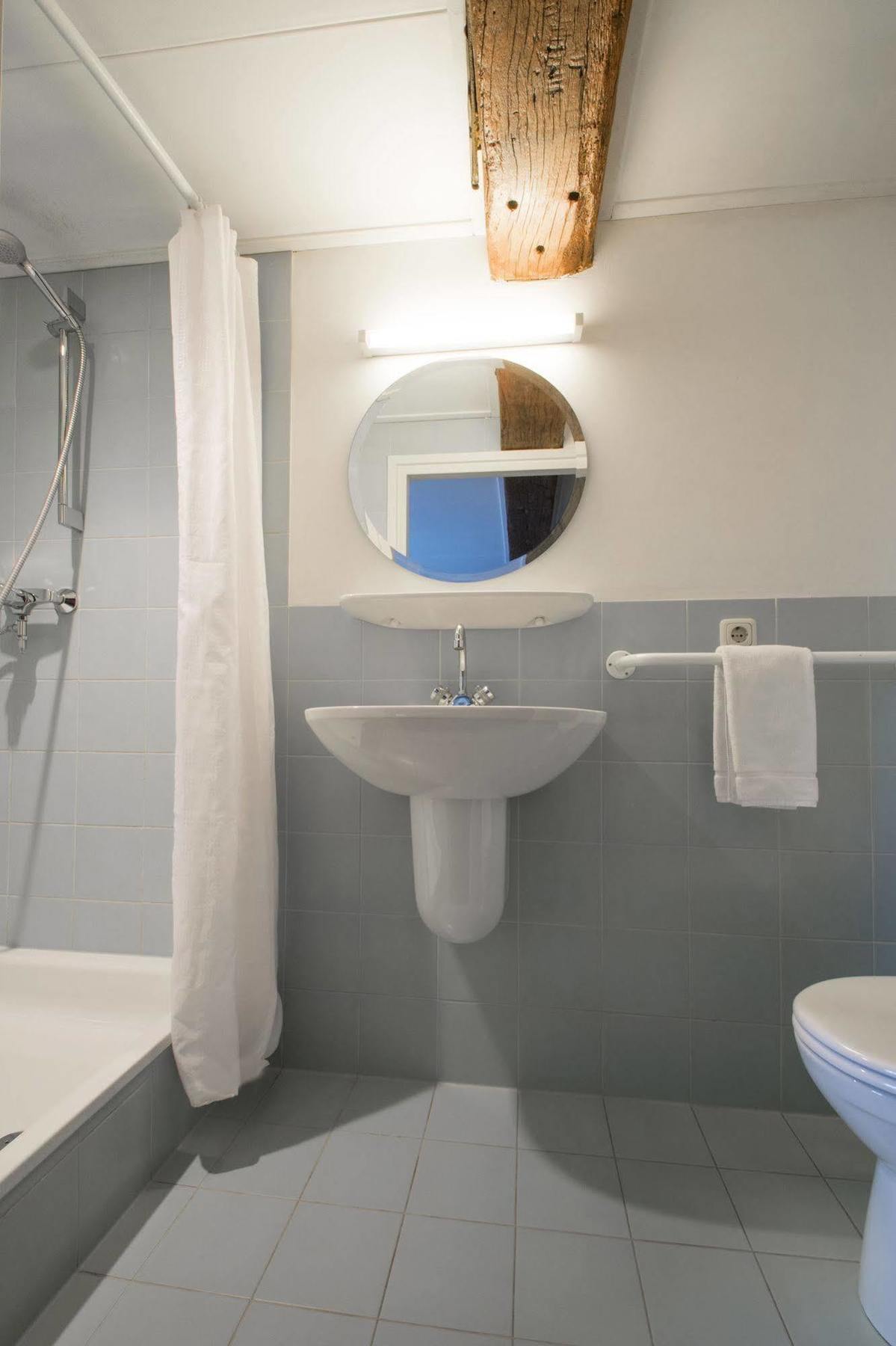 Hotel En Grand Cafe De Pauw Рурмонд Екстериор снимка
